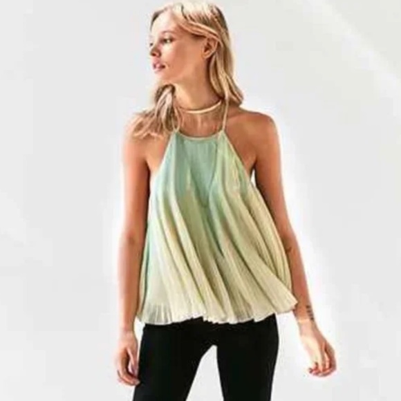 Urban Outfitters Kimchi Blue Amelia Pleated Cami in Mint & Cream - Picture 4 of 13